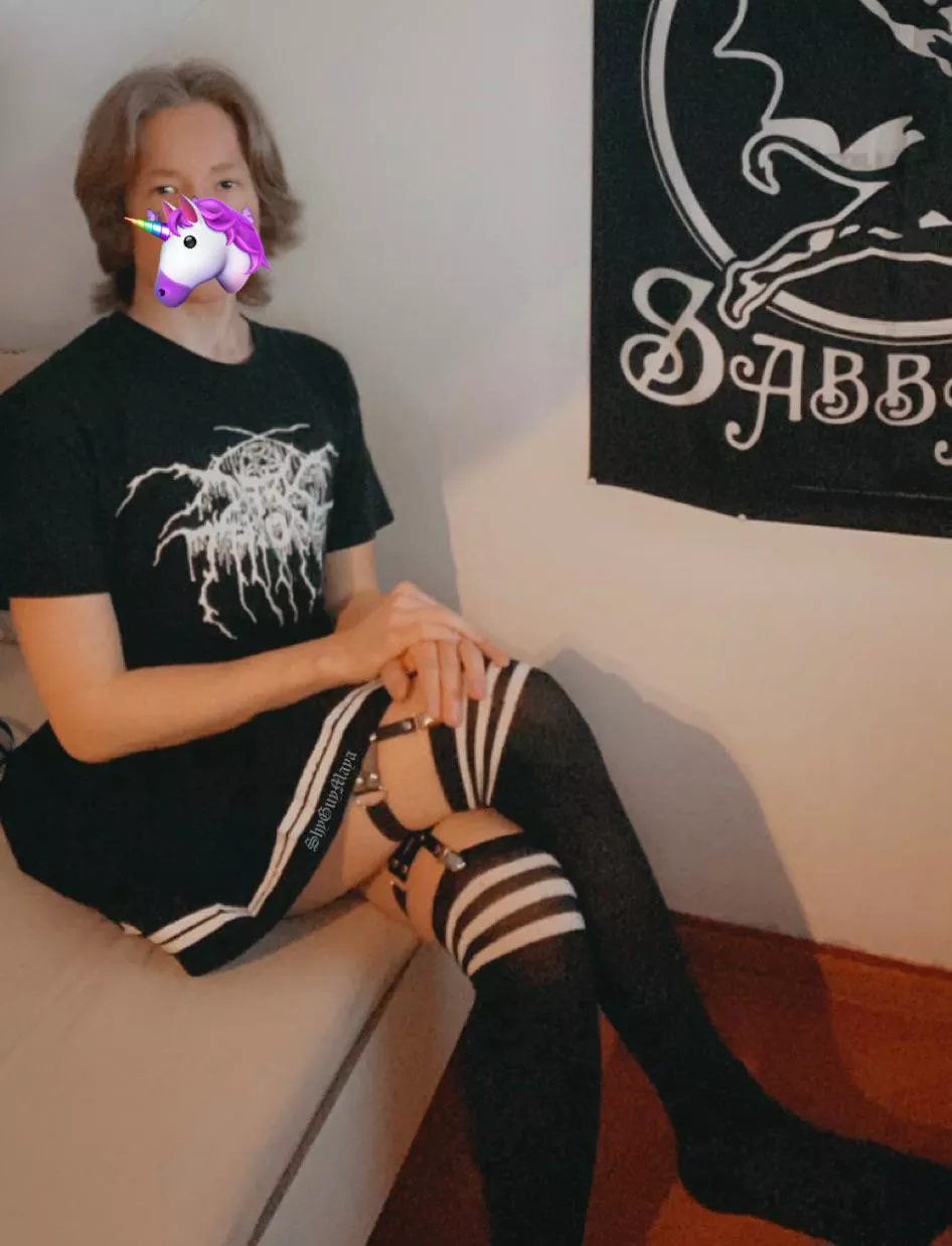 Happy femboy friday🦄✌🏼