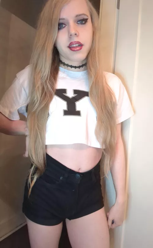 Happy Friday to all the cuties 🩷