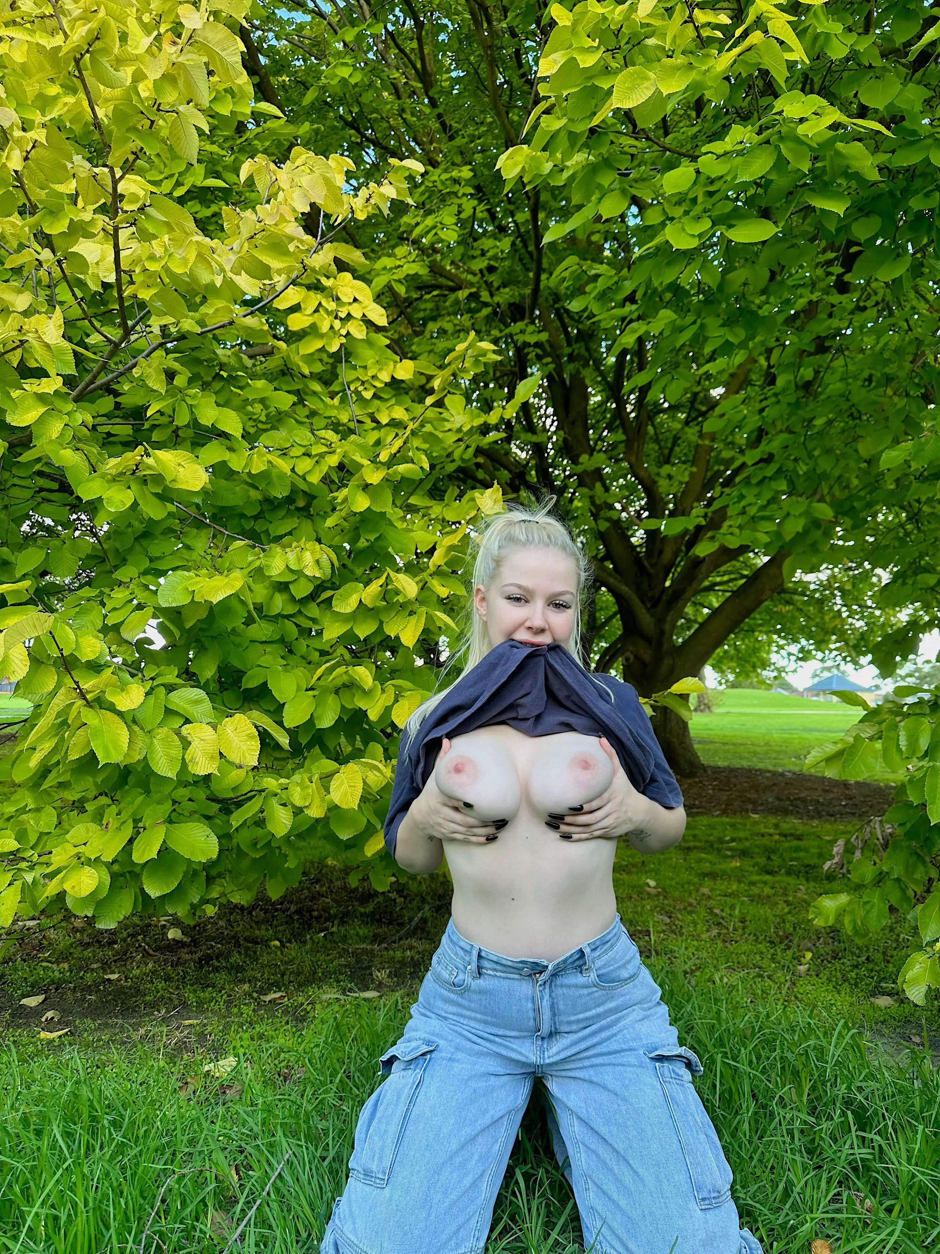 having big boobs is nice, I figured sharing is caring... I hope you like them :)