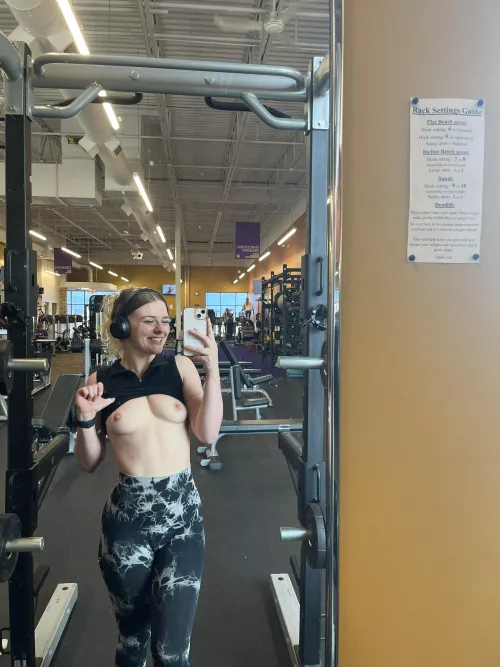 I love being a slut in public