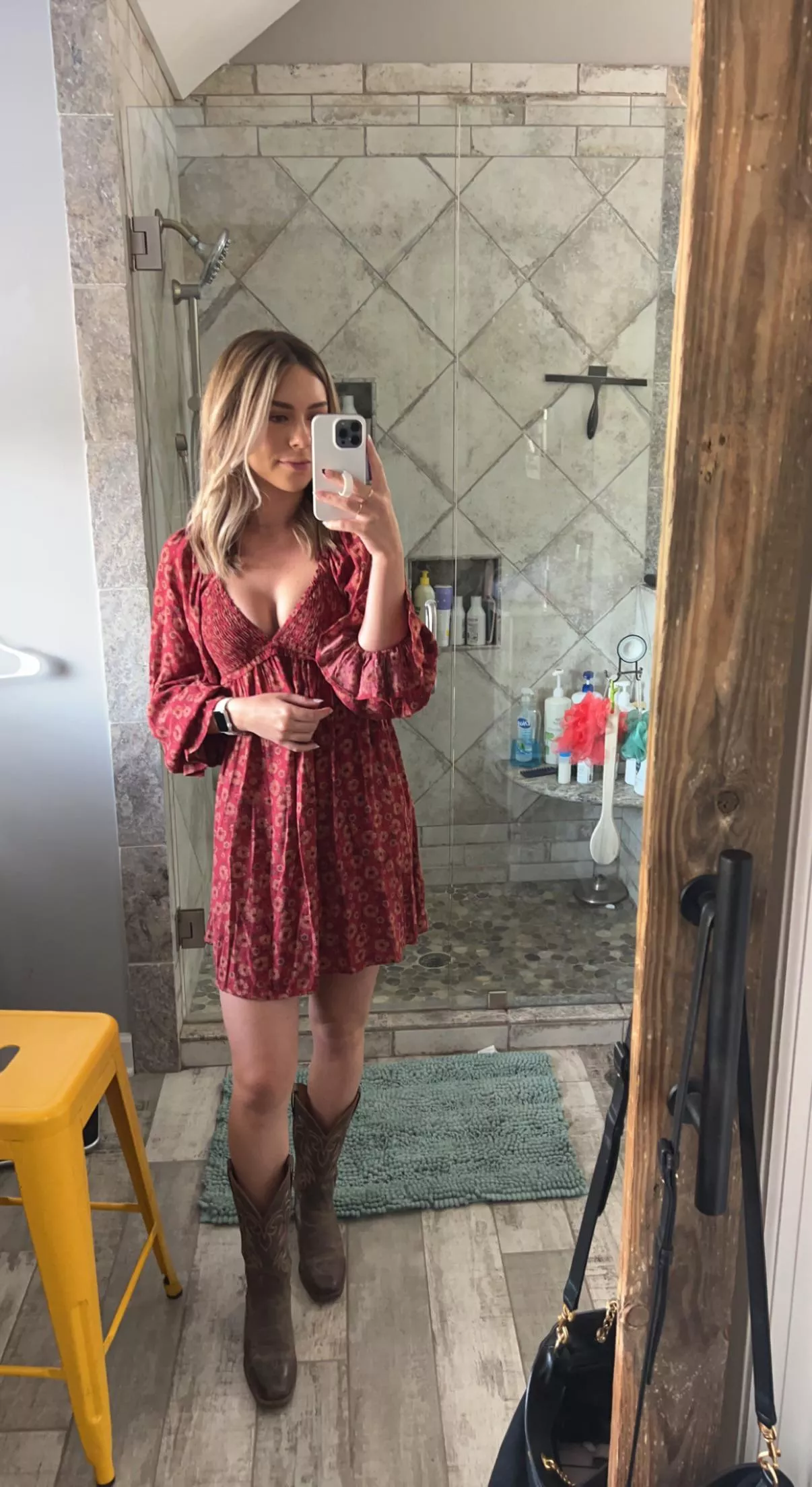 I think red is my color😜