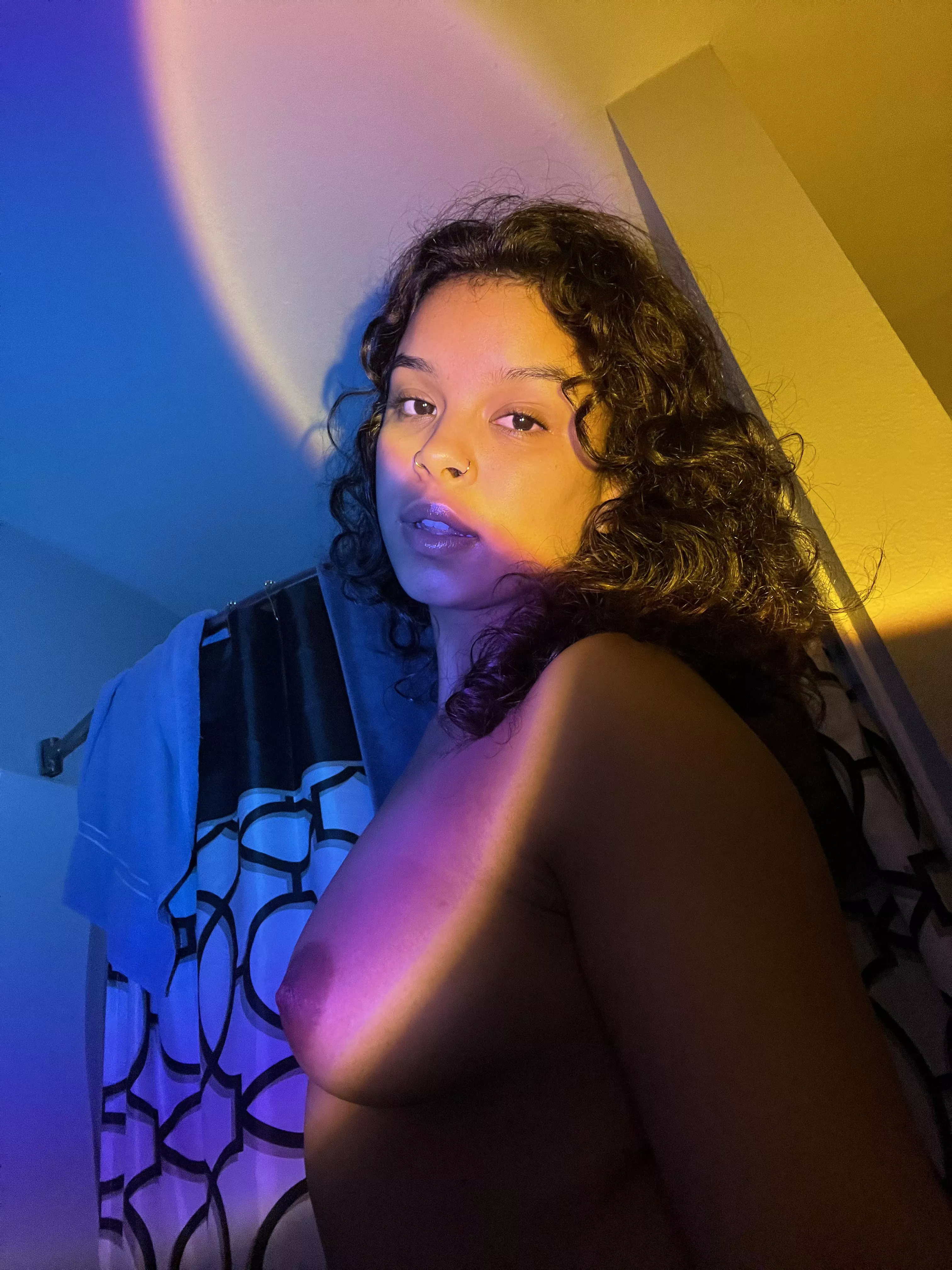 I wanna feel your hands in my hair