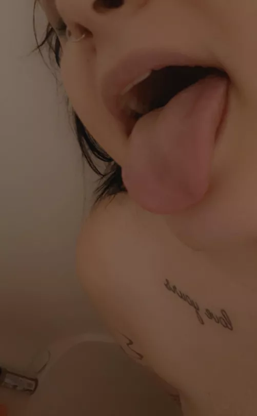 mouth wide open 😉 (OC)