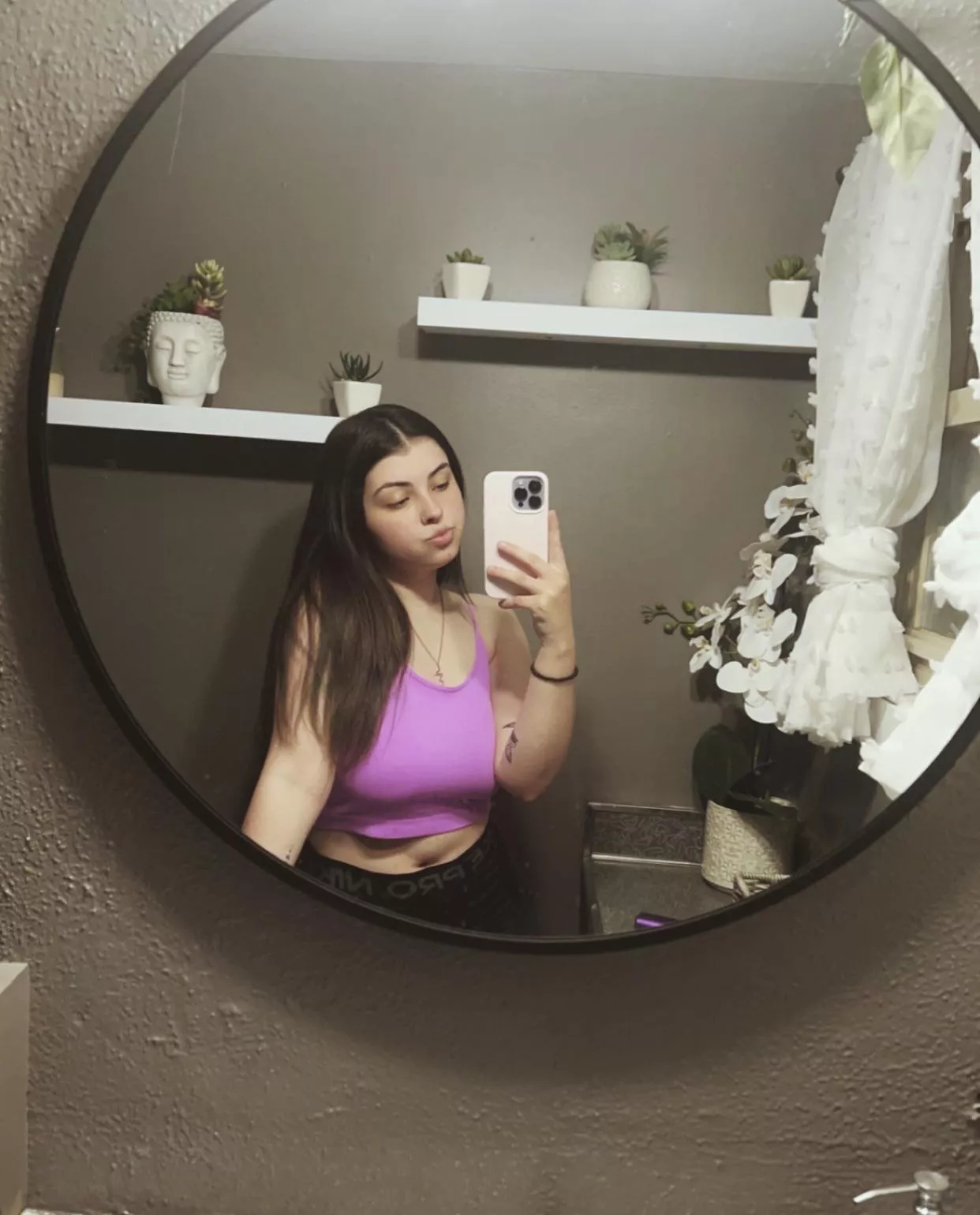 Short girl with huge boobs in a hot pink sports bra 😍