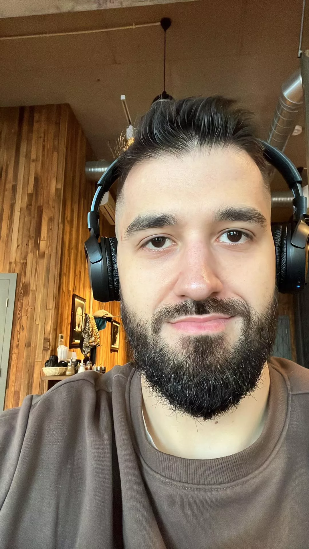 Sometimes it is indeed very nice to go to the coffee shop and chill put Sometimes it is indeed very nice to go to the coffee shop and chill put