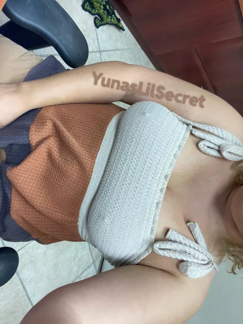 Super cute top for work today. [F]