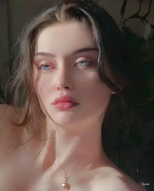 what's the name of this hot model?