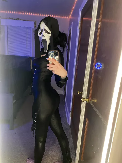 Whats you favorite scary movie?