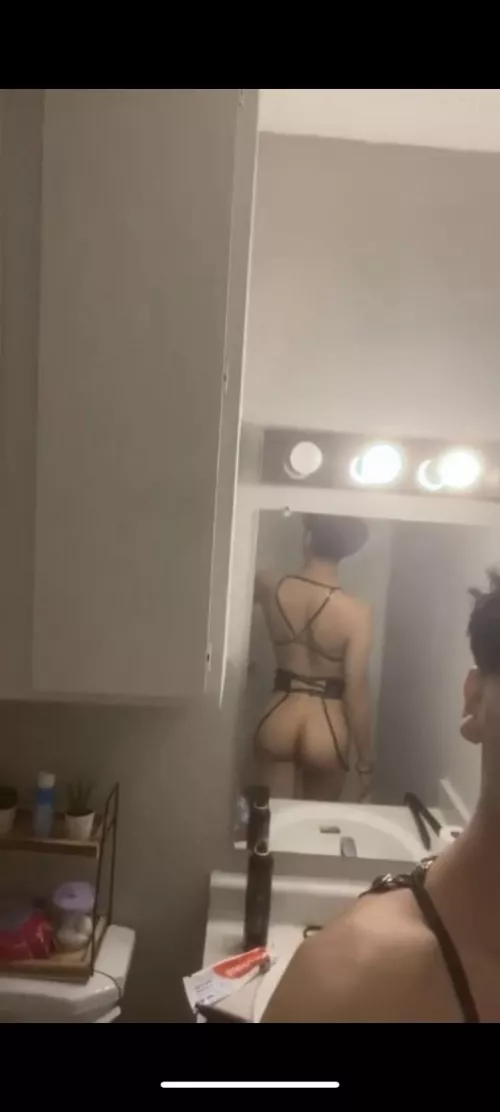 19 Hispanic twink looking gorgeous actual massive dicks or fit dudes hmu snap is G4yn355 can be longterm or you can block me