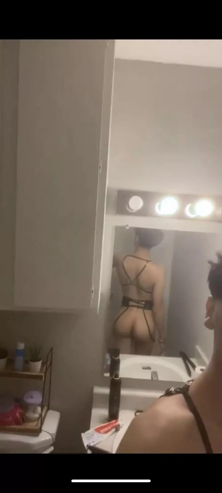 19 Hispanic twink looking gorgeous actual massive dicks or fit dudes hmu snap is G4yn355 can be longterm or you can block me