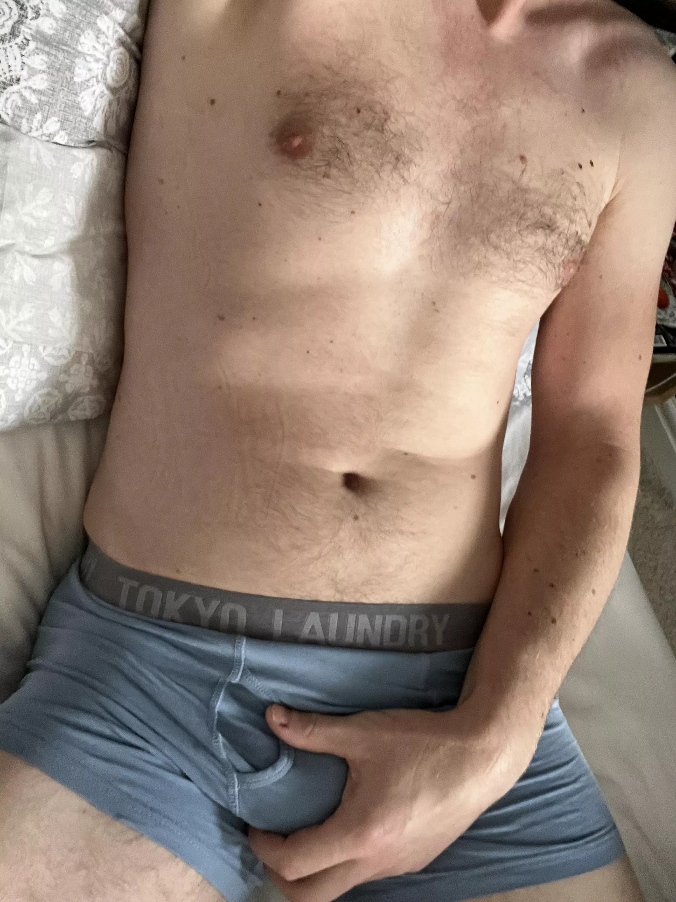 34 Dom looking for an obedient sub who wants to follow instructions and do as their told. Masc, slim, toned, muscle, hairy all welcome. Maybe long term for the right sub. Stripping/underwear/JOI+ show face. Sc sustmell