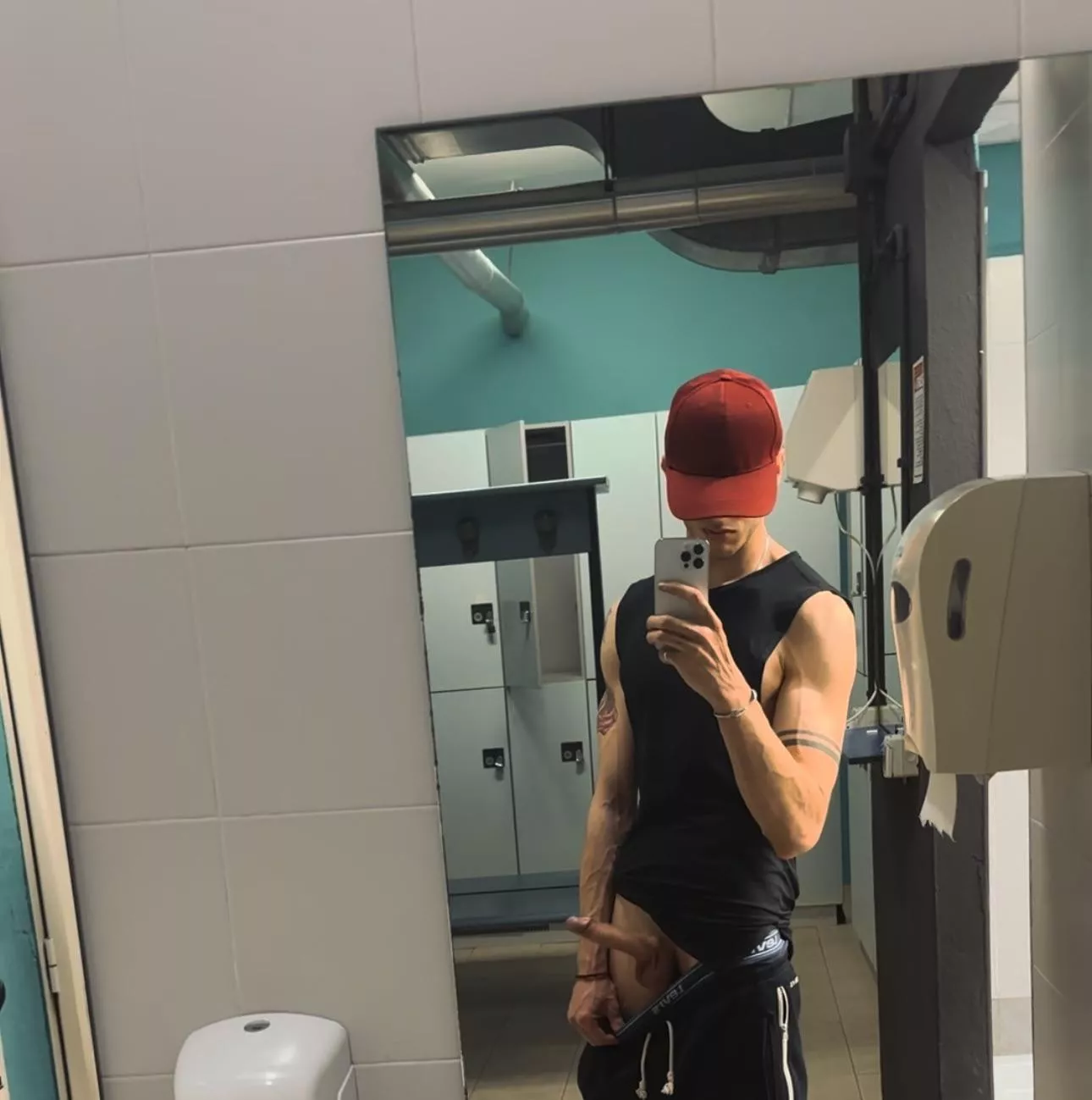 Having some fun in the locker room 😏