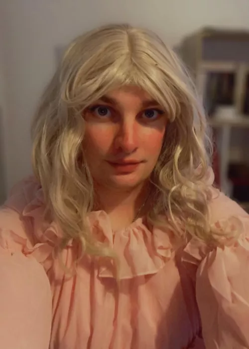 I went and made myself look like a gay little sissy princess today ~