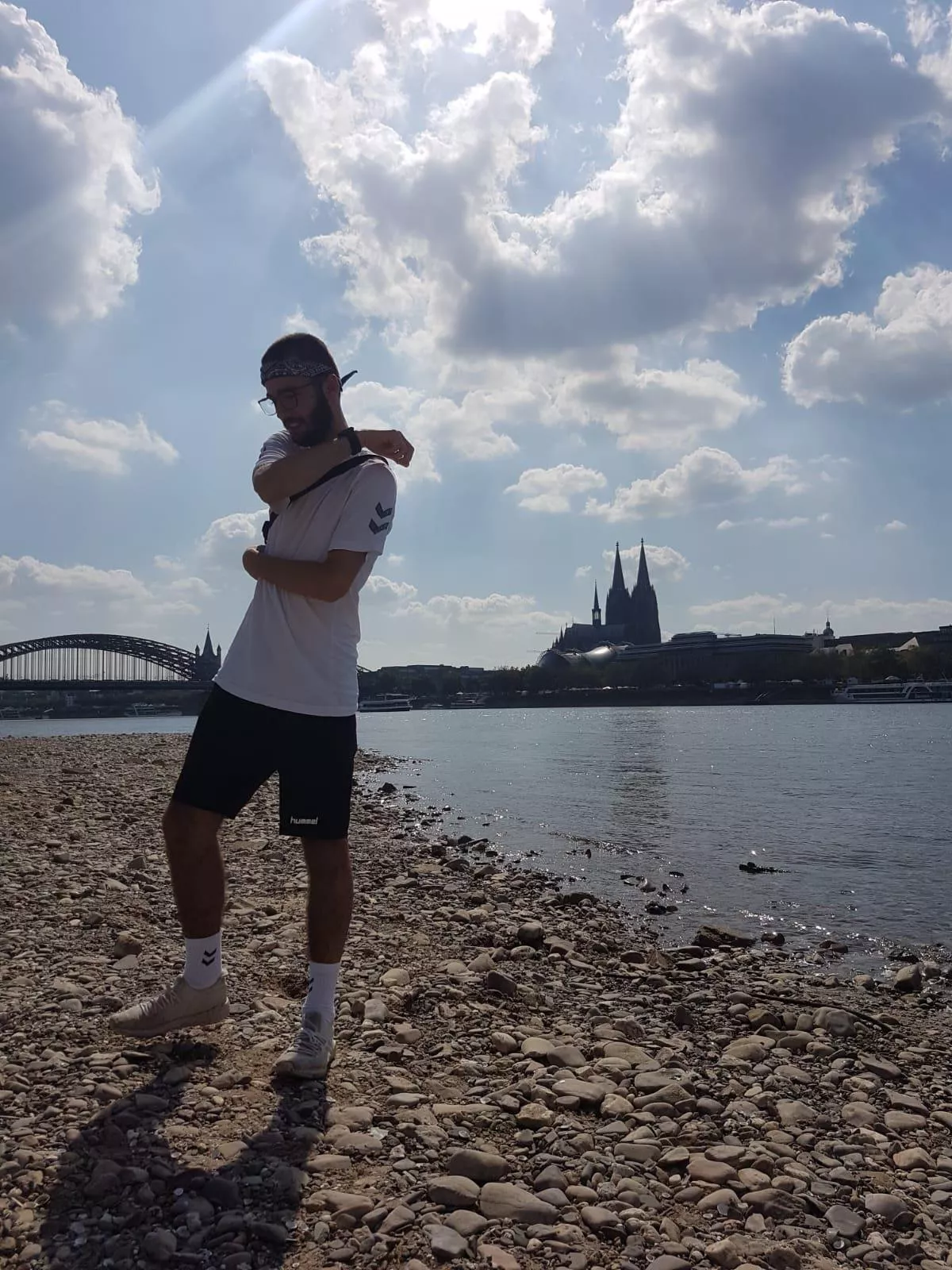 I’ll enjoy the last few hours as a 20 year old. Some company? I’ll enjoy the last few hours as a 20 year old. Some company?