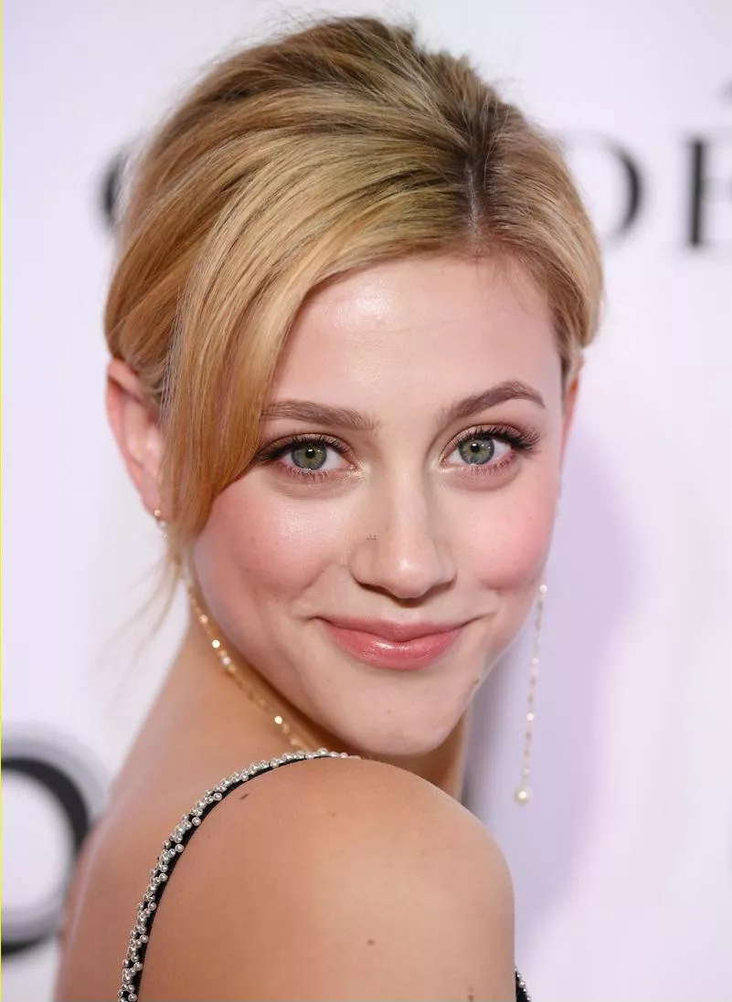 Lili Reinhart