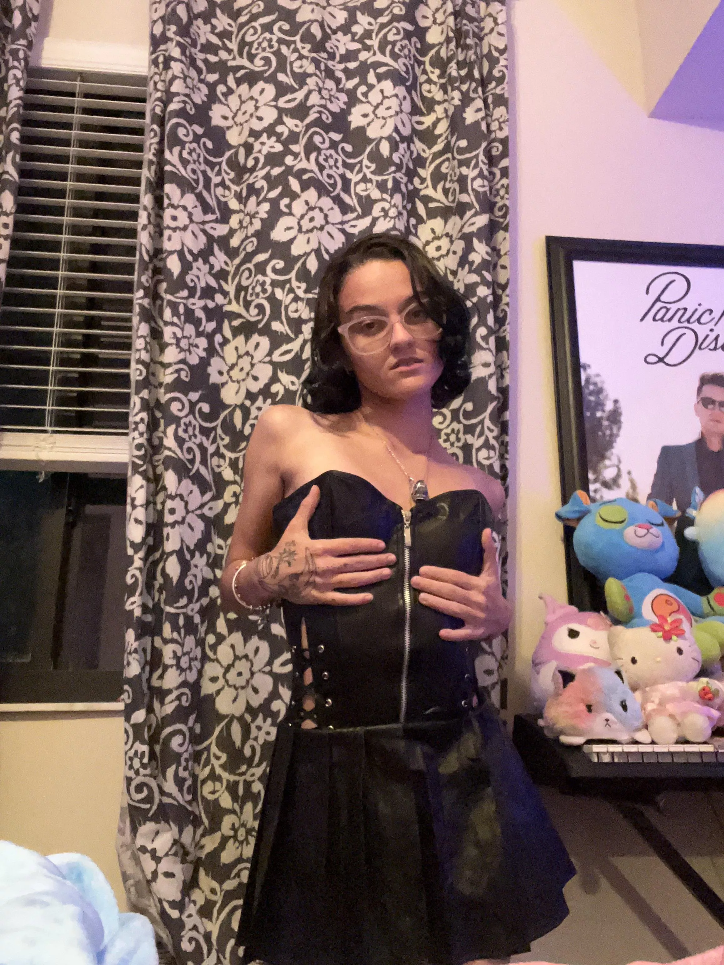 masc but still cute in skirts 🤭