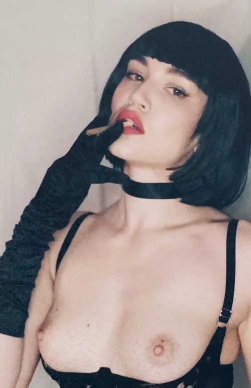 Mia Wallace (self-portrait)