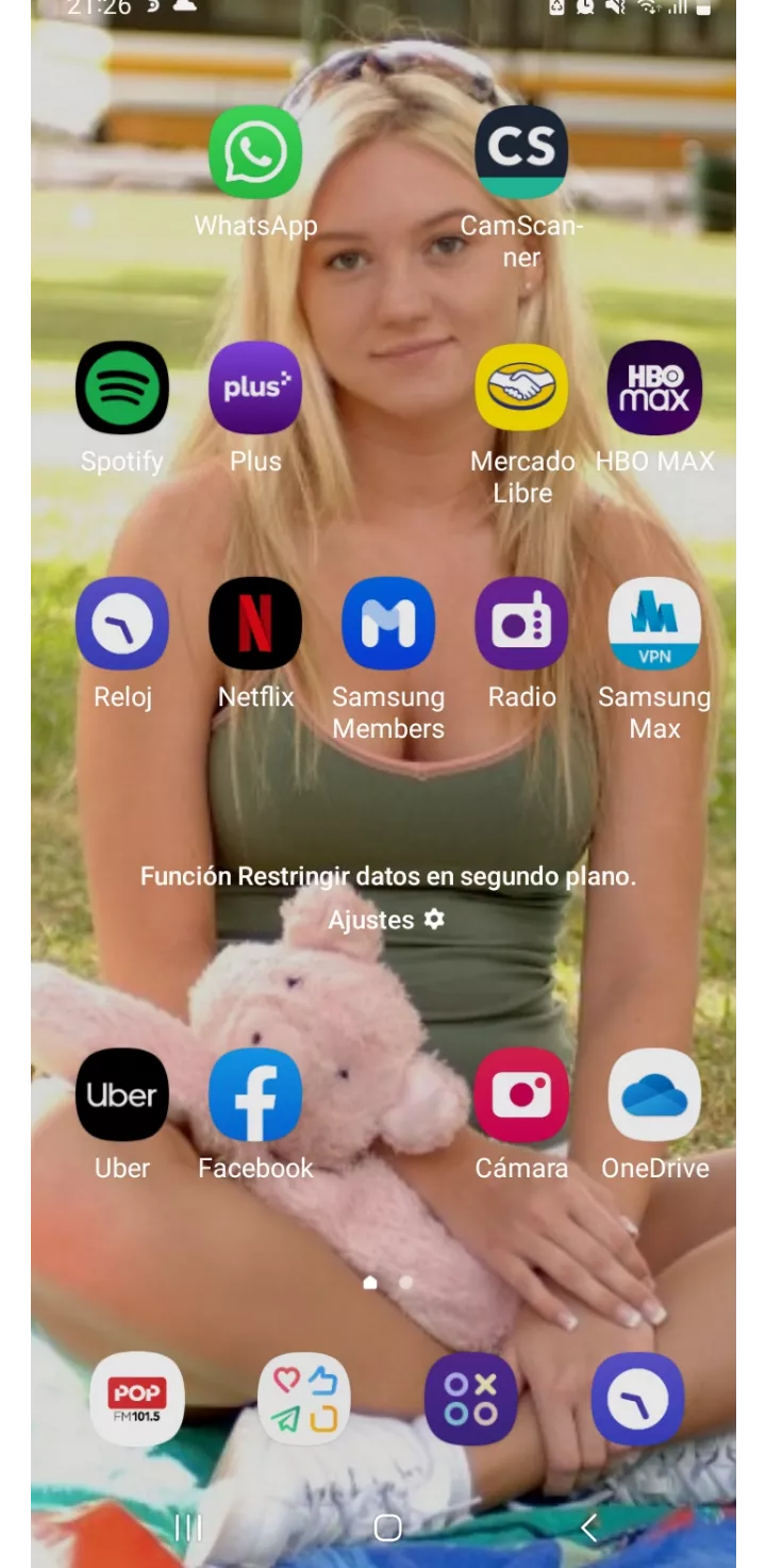 My cell phone background😍