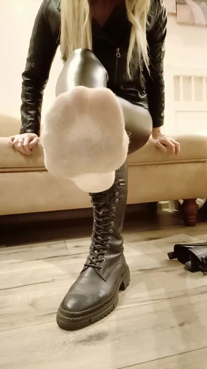 My dirty socks would feel amazing against your face 💋 [F]