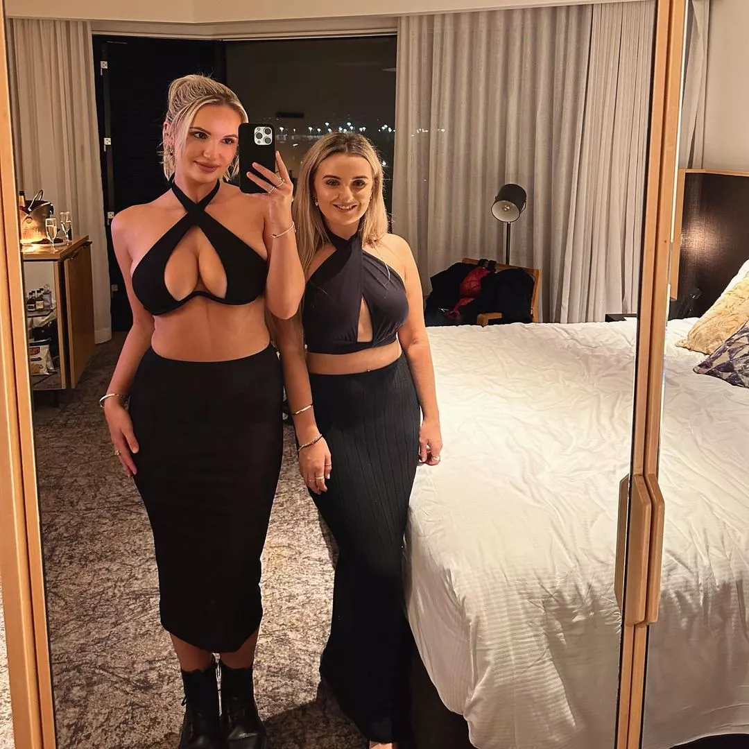 One top opens more than the other top