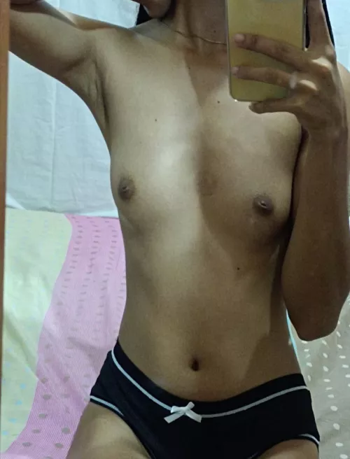 sharing my photo here because my ex doesn't want my tits.