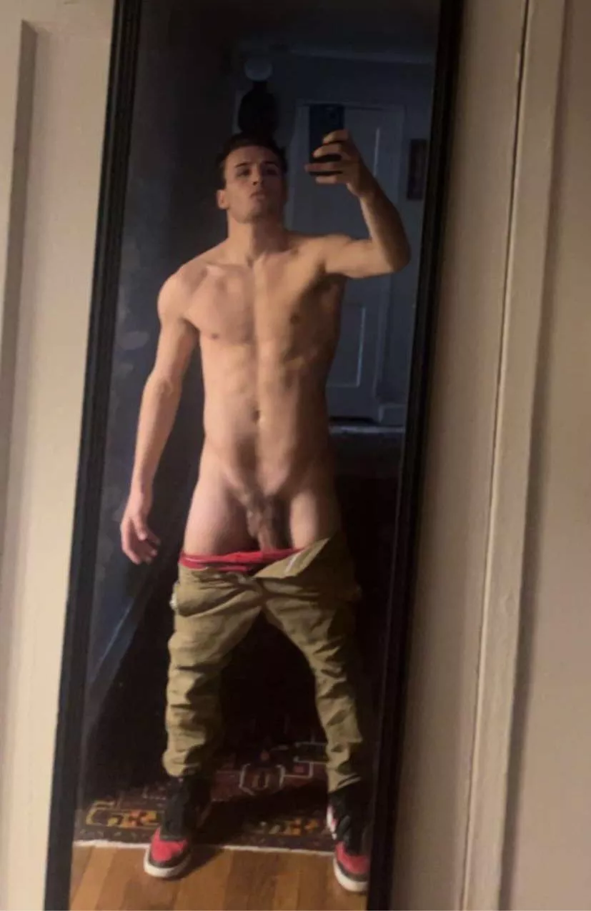 25 any fit jock/twunk bros wanna start a hot group on snap? Send ur best vids to me @upandready5 to get added to the group. Active members only