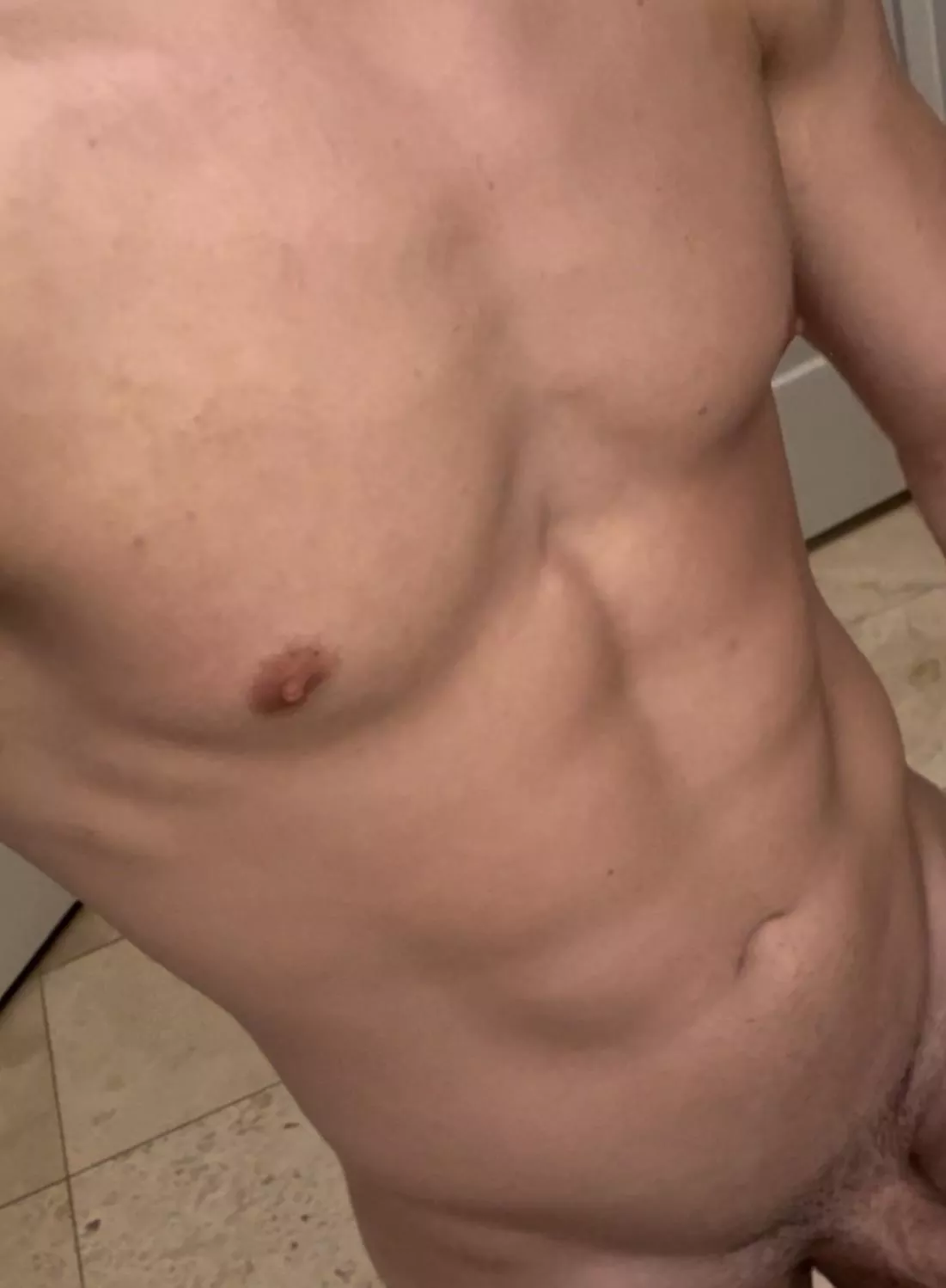 26m fit, hung looking for muscular, fit studs to stroke and show off with. Send pic when added: cmedge98