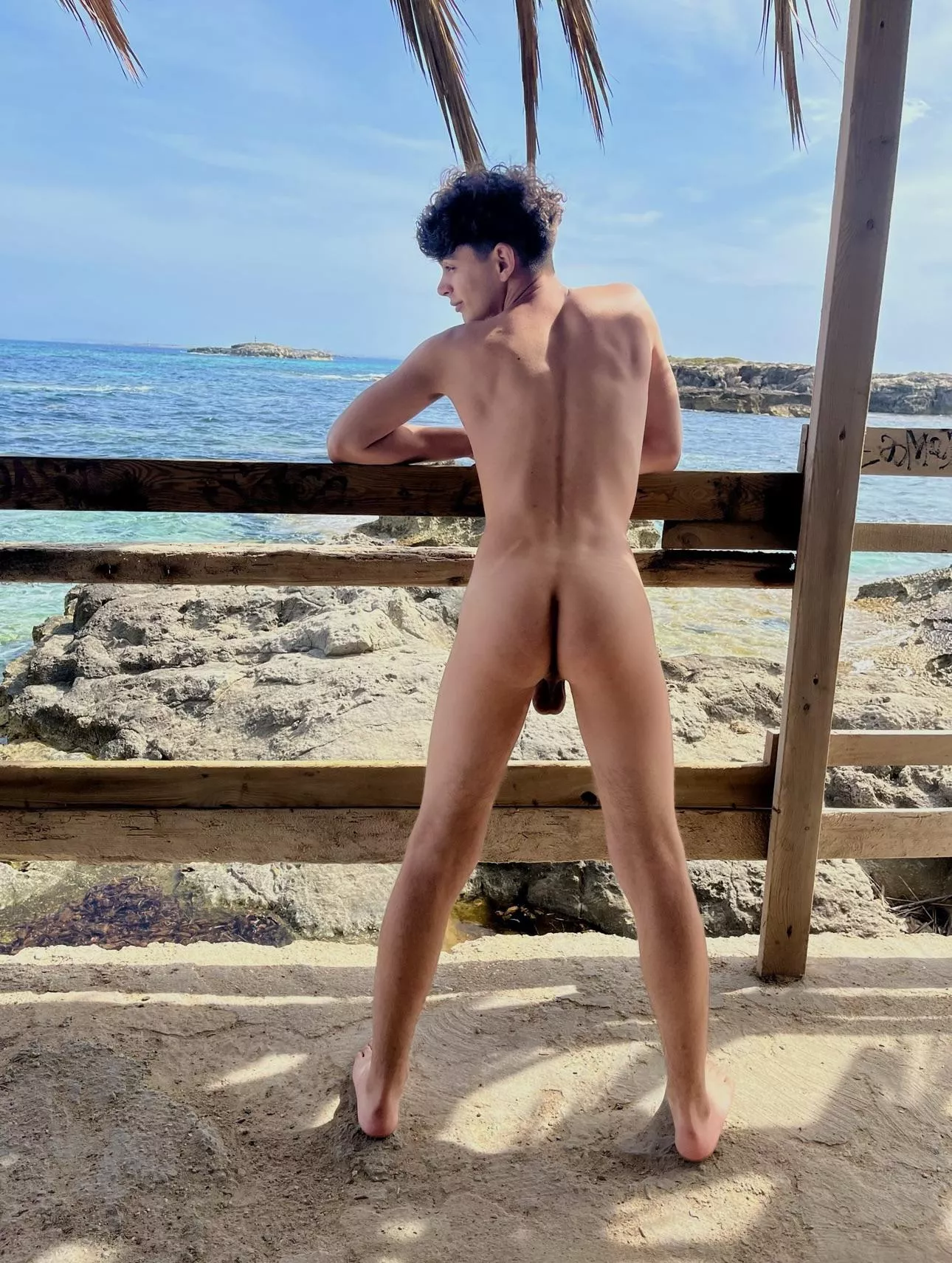 Anyone want to get my back? 🧴