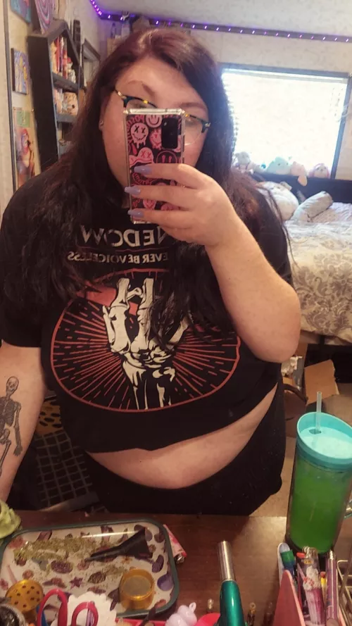 Big tittied goth girly 😘