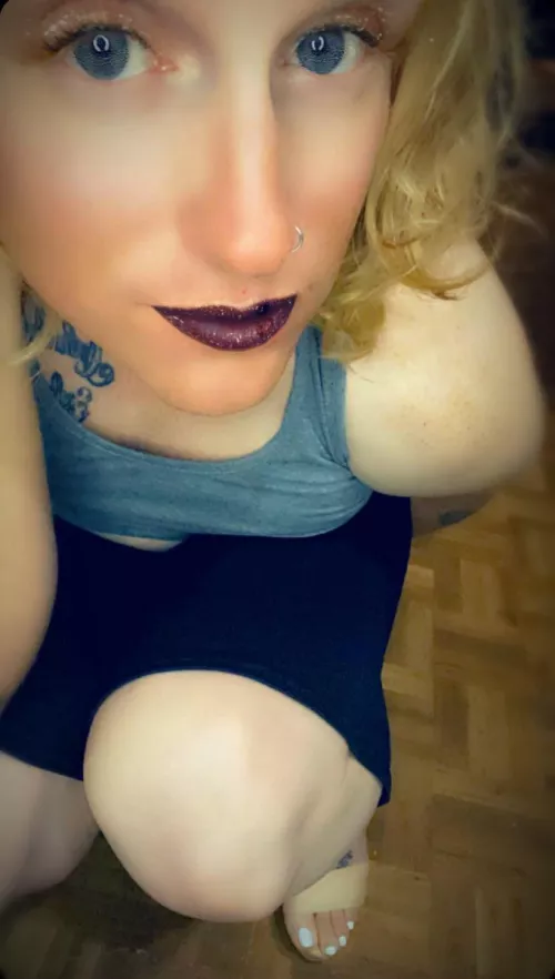 Come a little closer and I’ll touch both knees to the ground🫢