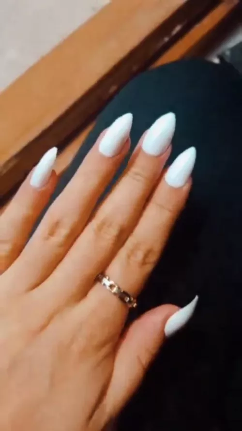 F19 - Do u like my nails 💅 ? What would u do with my hands ?