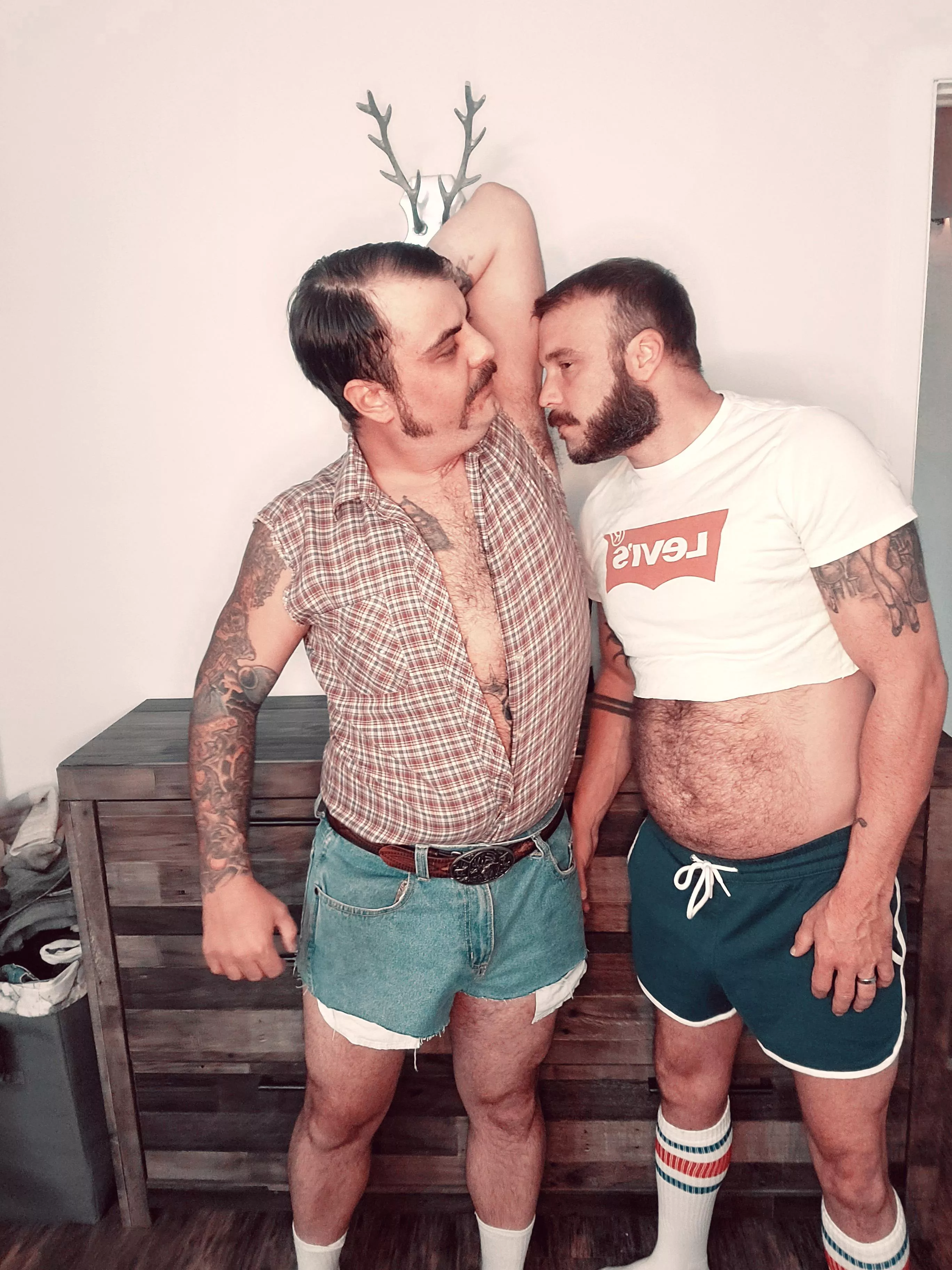 Get a good whiff of daddy's pits, boy.