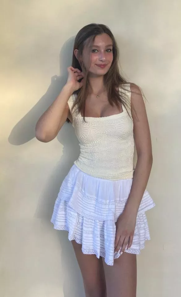 Girl next door (IUTR)