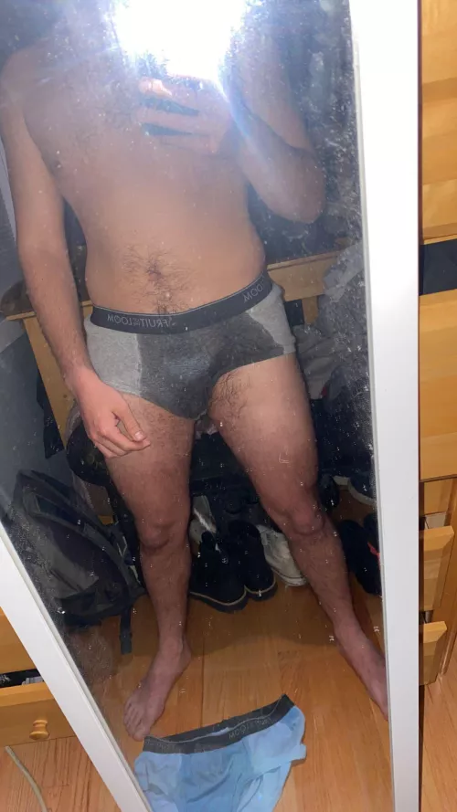 Hmu if you’re into wetting