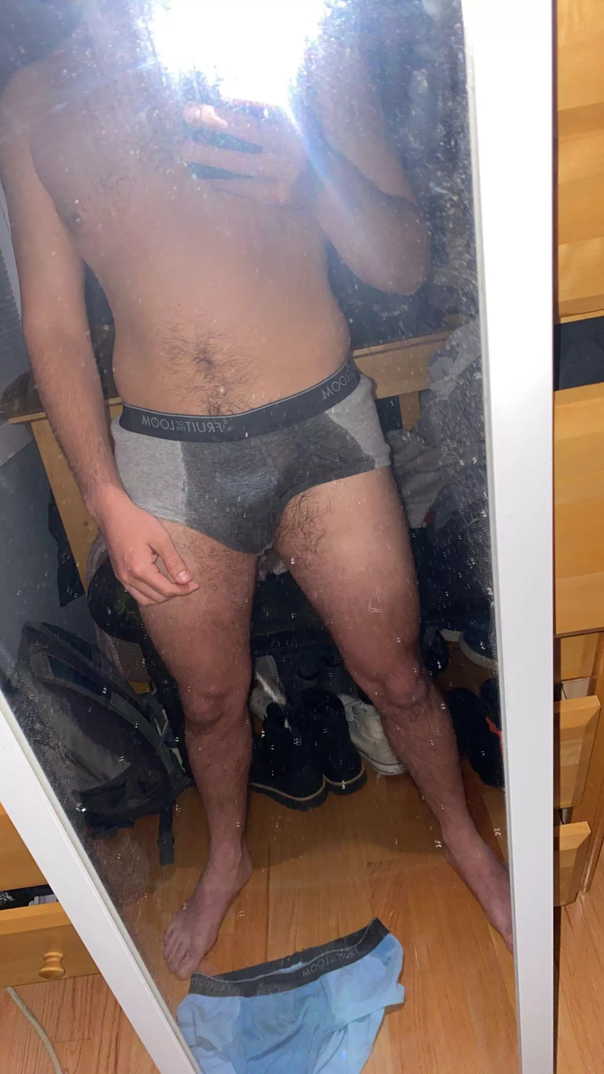 Hmu if you’re into wetting