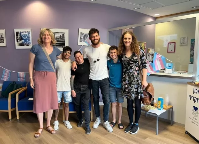 Humans come in all shapes and sizes.