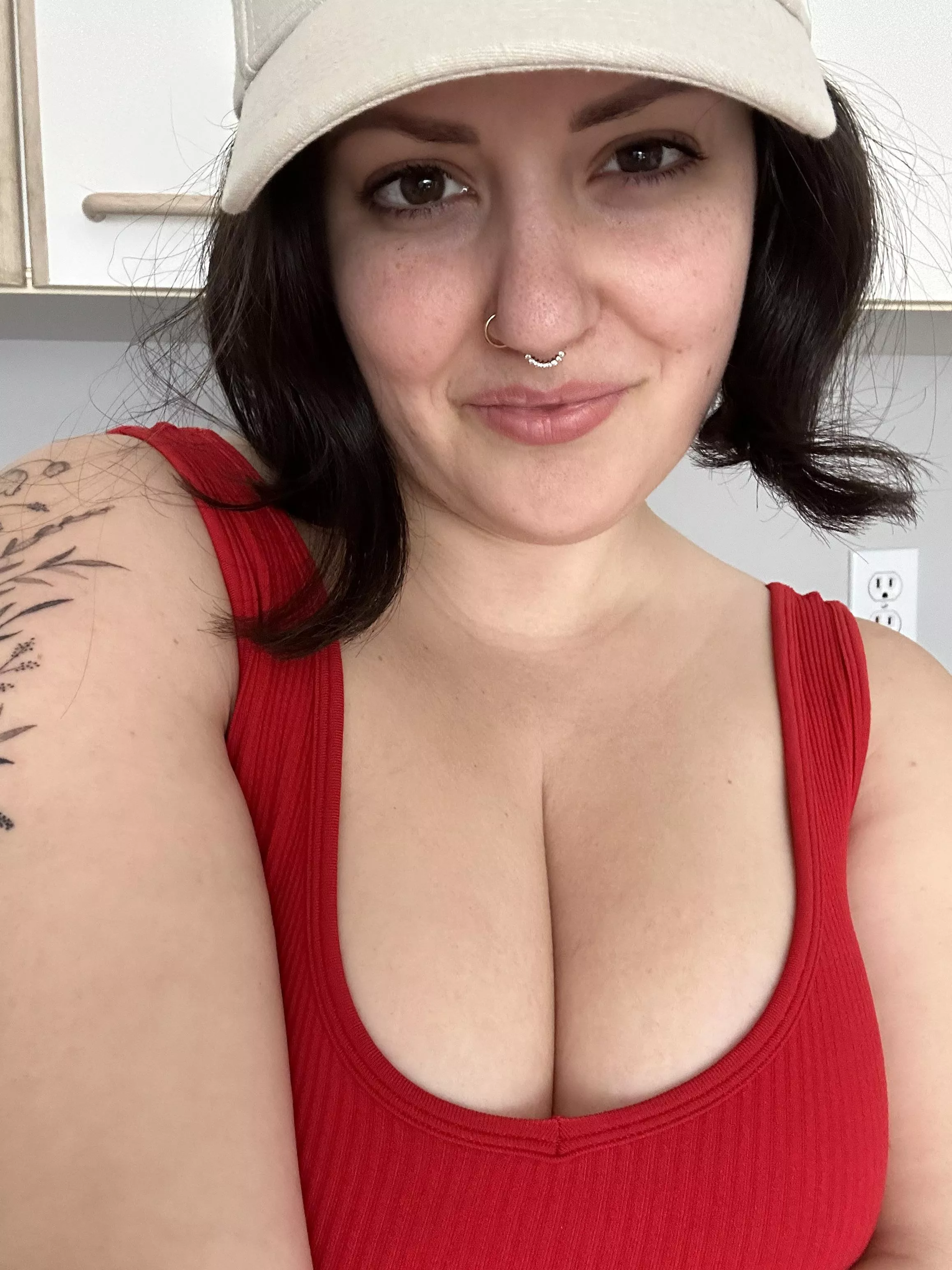 Off to do milf stuff, like go grocery shopping and then try to go seduce my hot neighbour! Lol