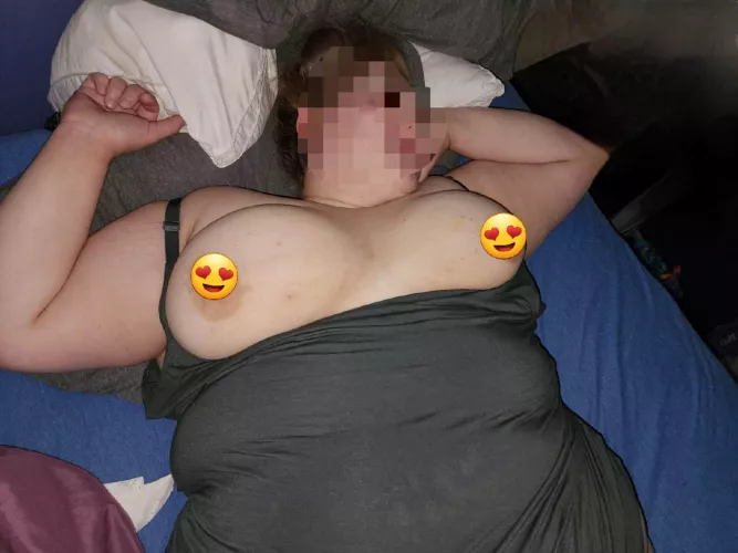 Who wants to see my pierced nipples?