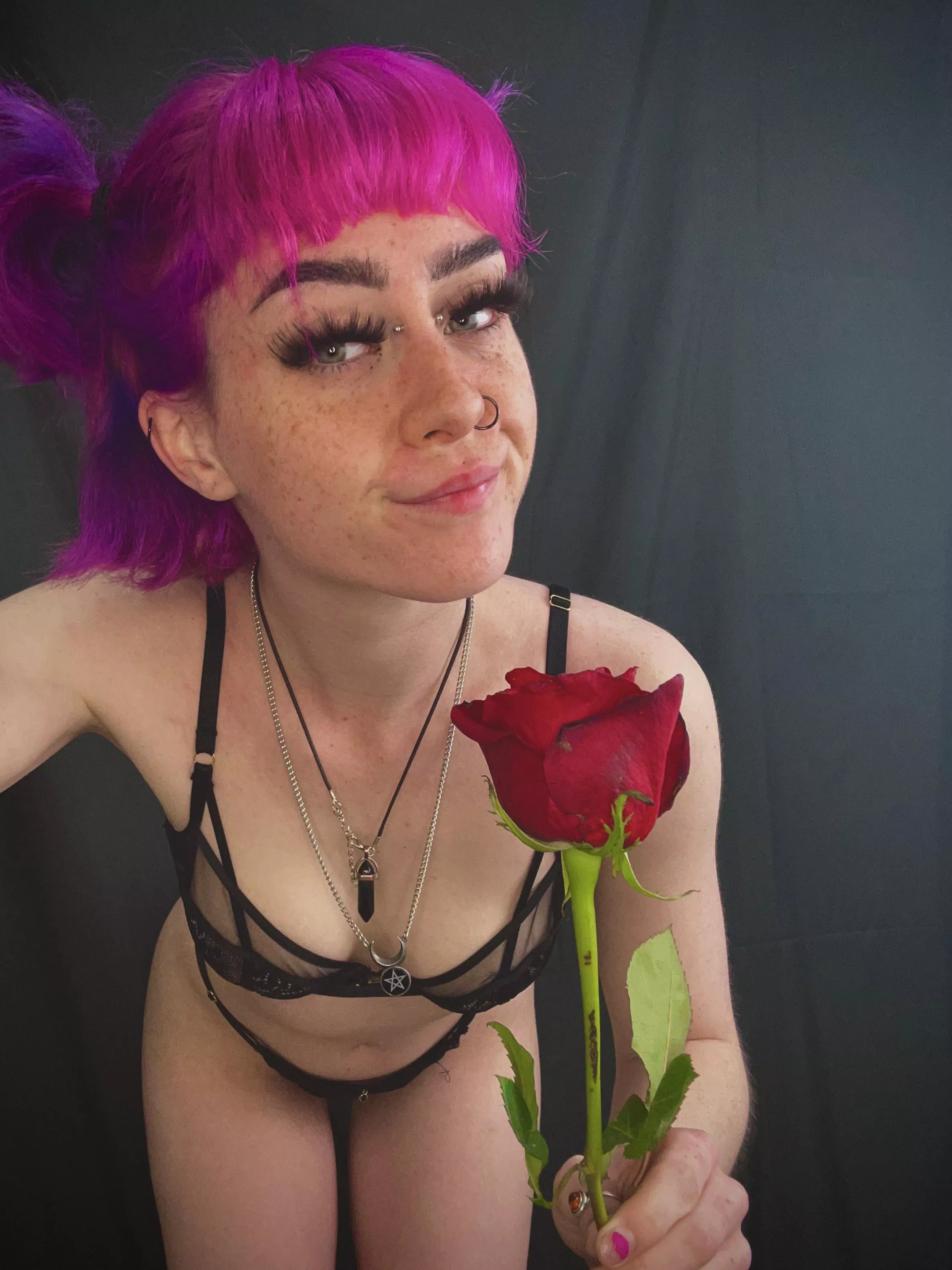 Would you give me flowers and tell me I’m pretty 🥺❤️