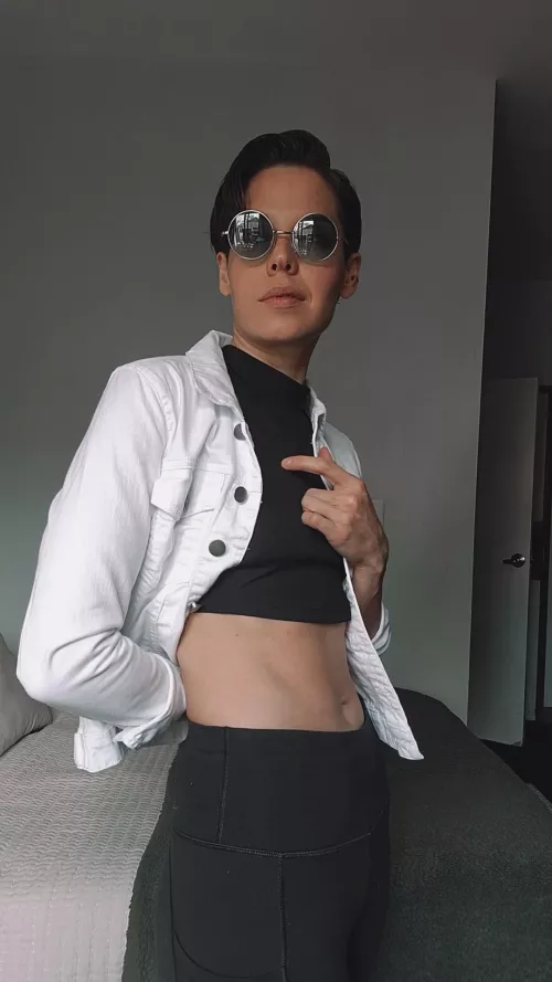 Would you hangout with me ? 😏 I won't bite, without permission 💋