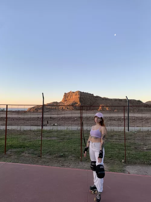 Are you into rollerskate girls?