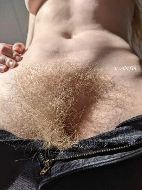 Come get lost in my blonde rug