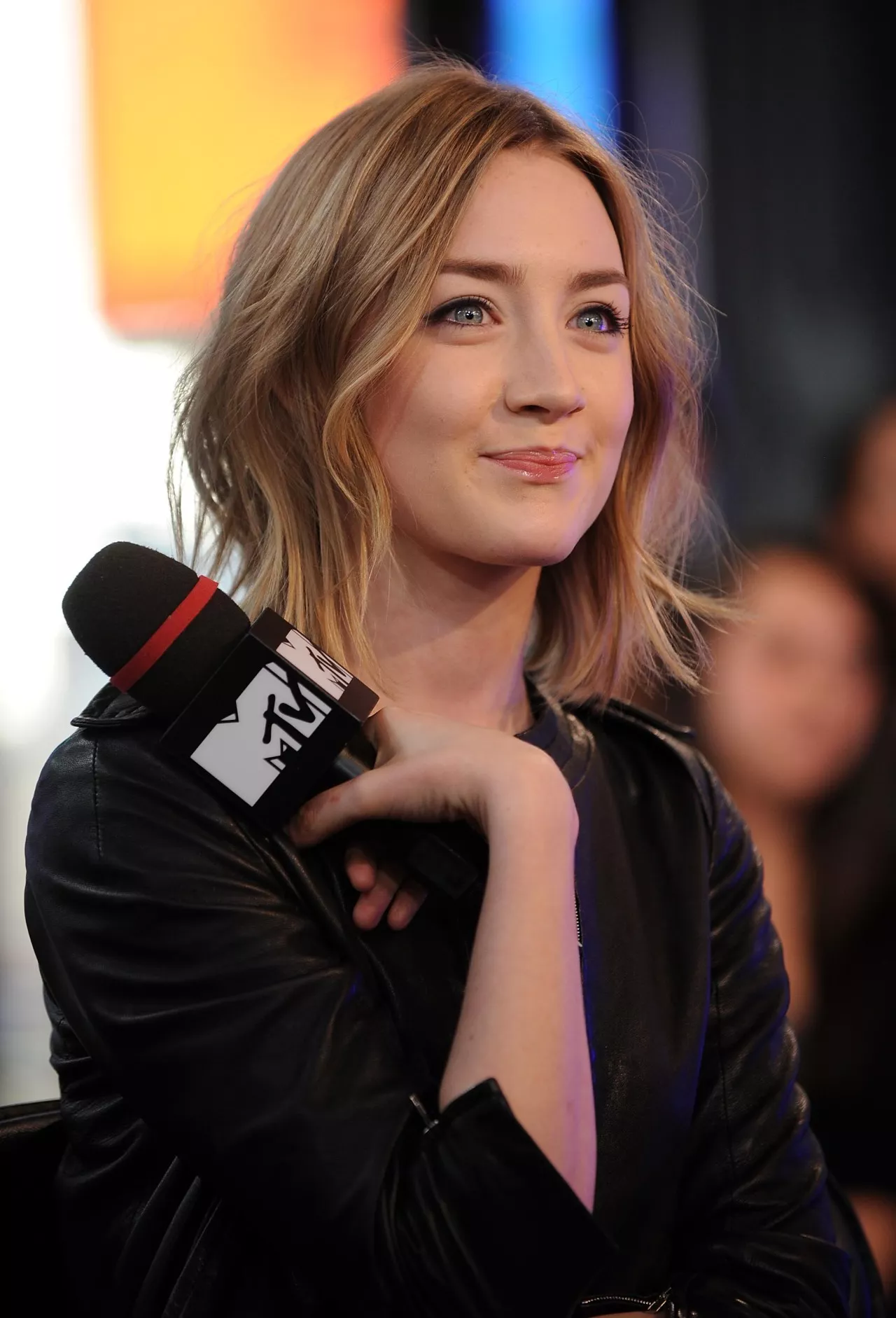 Hey guys, have you heard of Saoirse Ronan? She's an amazing actress who's been in some really great movies like Lady Bird and Little Women. I think she's super talented and definitely deserves more recognition in Hollywood. What do you guys think? Are