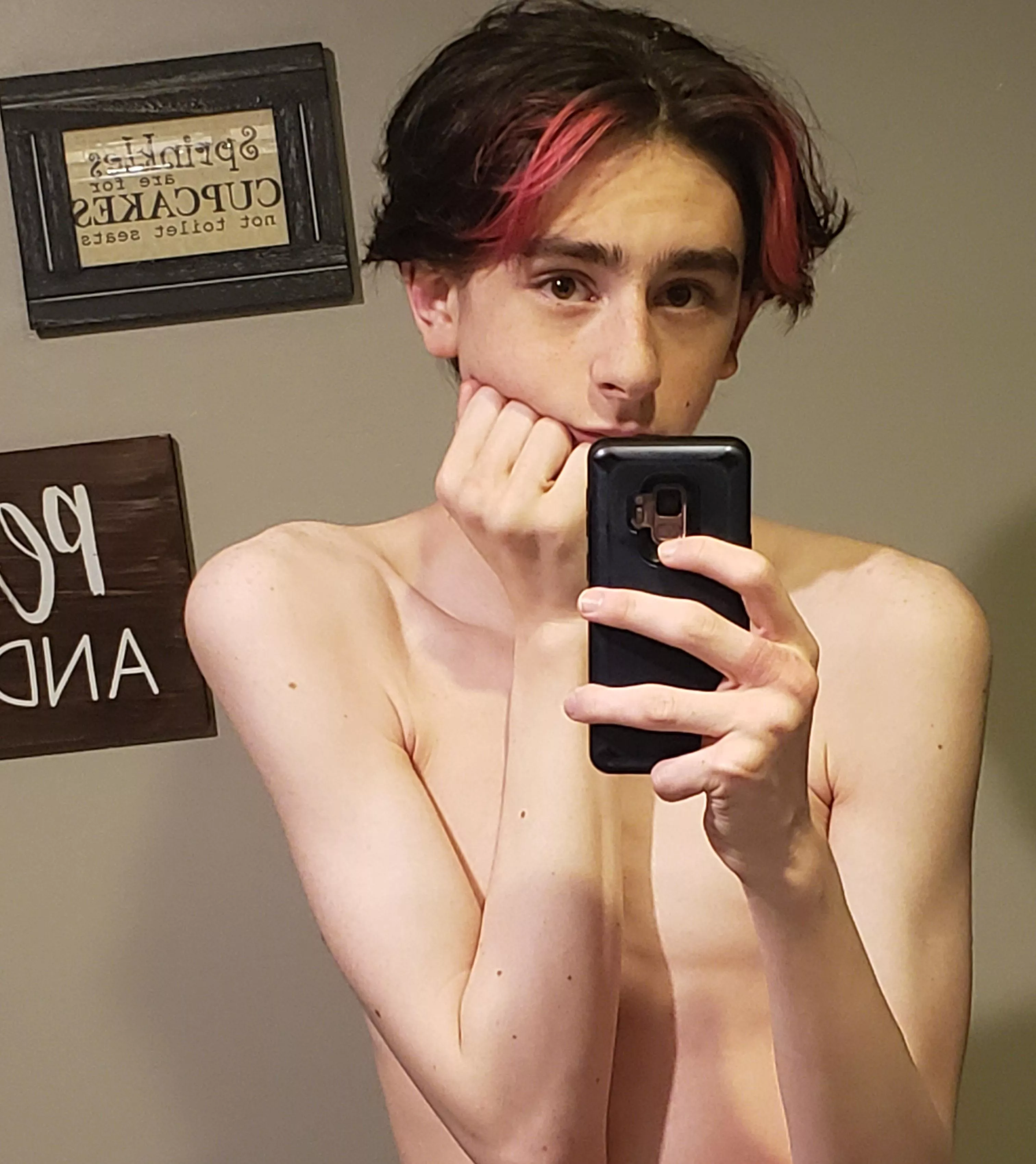 Hey I'm a shy twink looking to be someone's obedient little slave