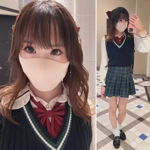 I have been wearing only girly outfits for a few months and I’m not sure I’ll go back to boring pants 💕❤️