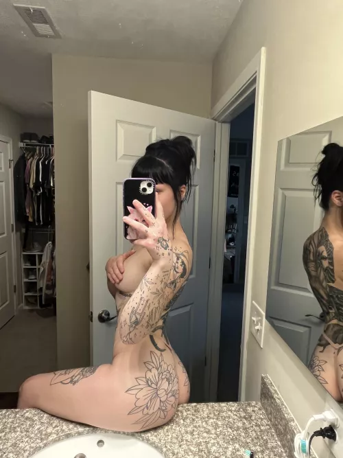 i heard alt girls with ass tattoos like it really rough !