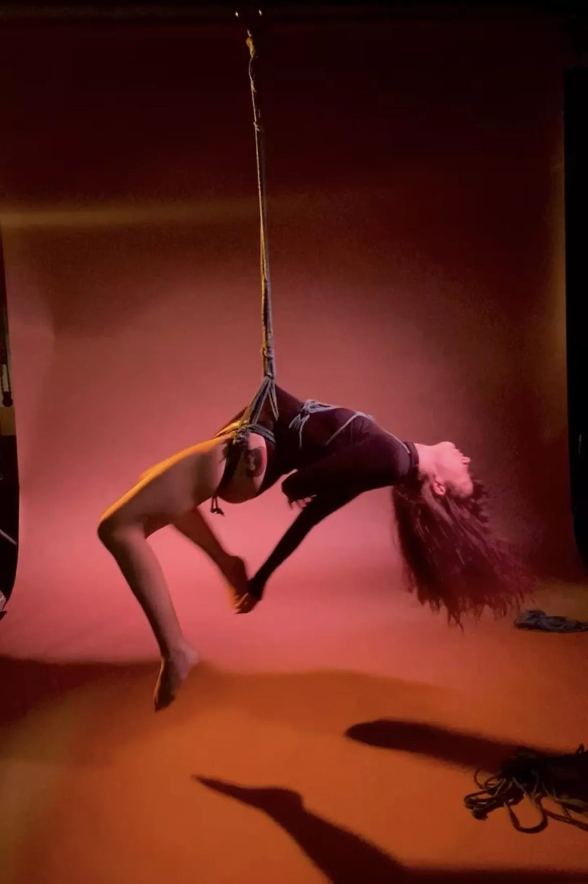 Self-suspension with an ambiance this time 🔥