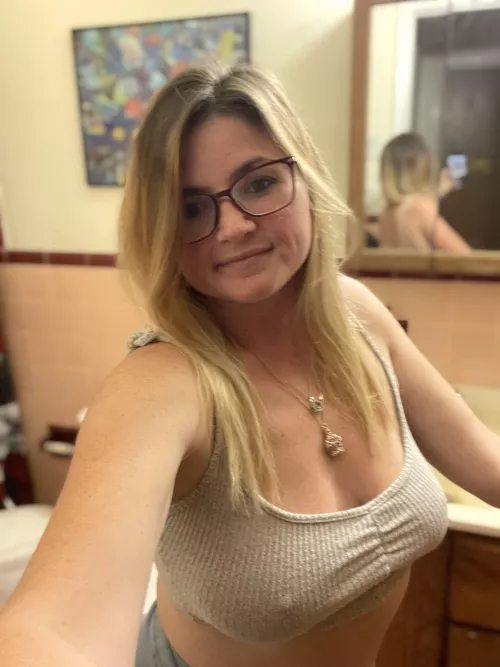 Showing some love to my fav subreddit (f)