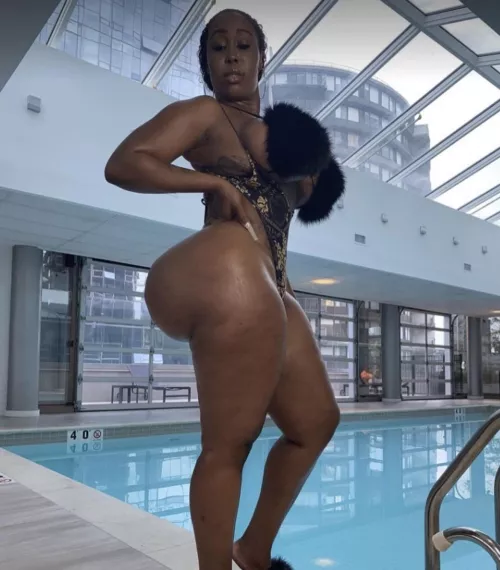 The echo of those claps would be wild