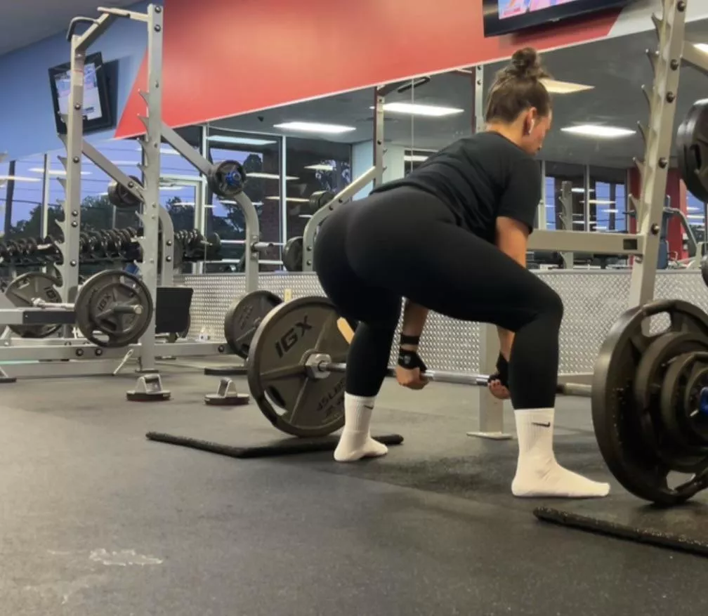 Used to hate that hip cleavage, not anymore